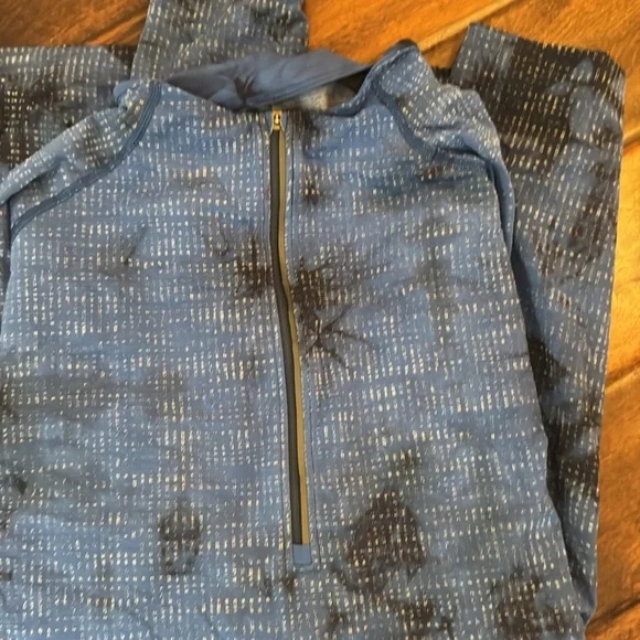 Lululemon- men’s Two long sleeve live in practice shirts size XL - Picture 4 of 5